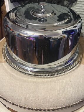 Vintage 12’ starburst pattern cake plate w/11’stainless steel cover w/top handle